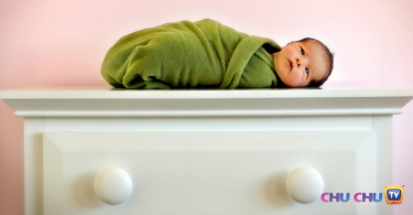 how to swaddle a newborn